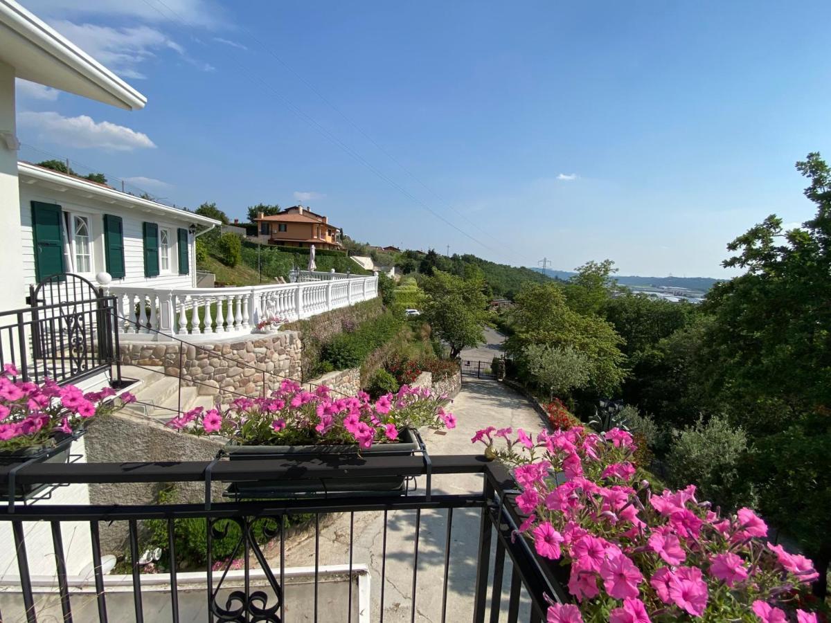 Villa Poggio Ulivo Pool-Apartments Rivoli Veronese Eksteriør bilde