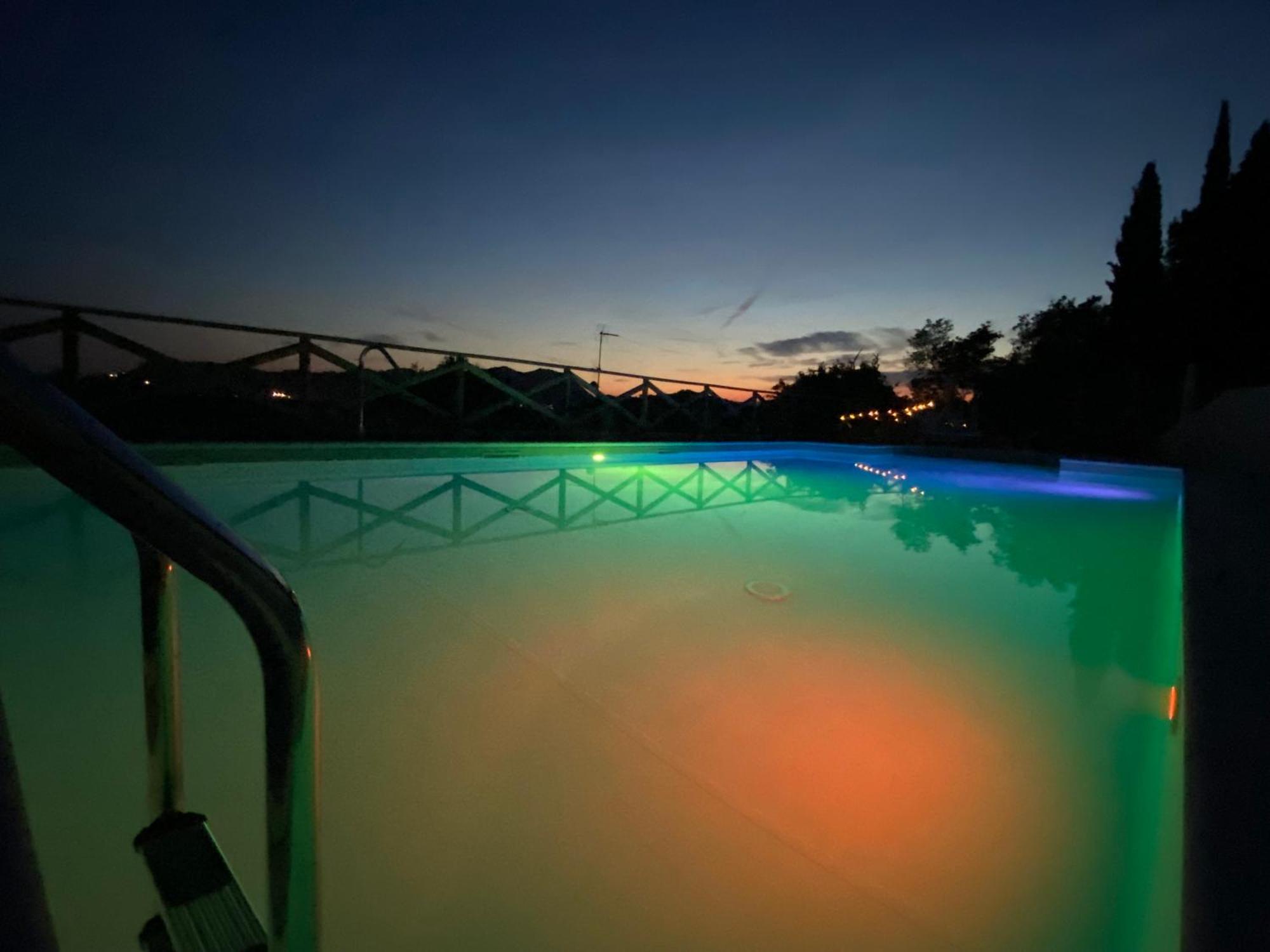 Villa Poggio Ulivo Pool-Apartments Rivoli Veronese Eksteriør bilde